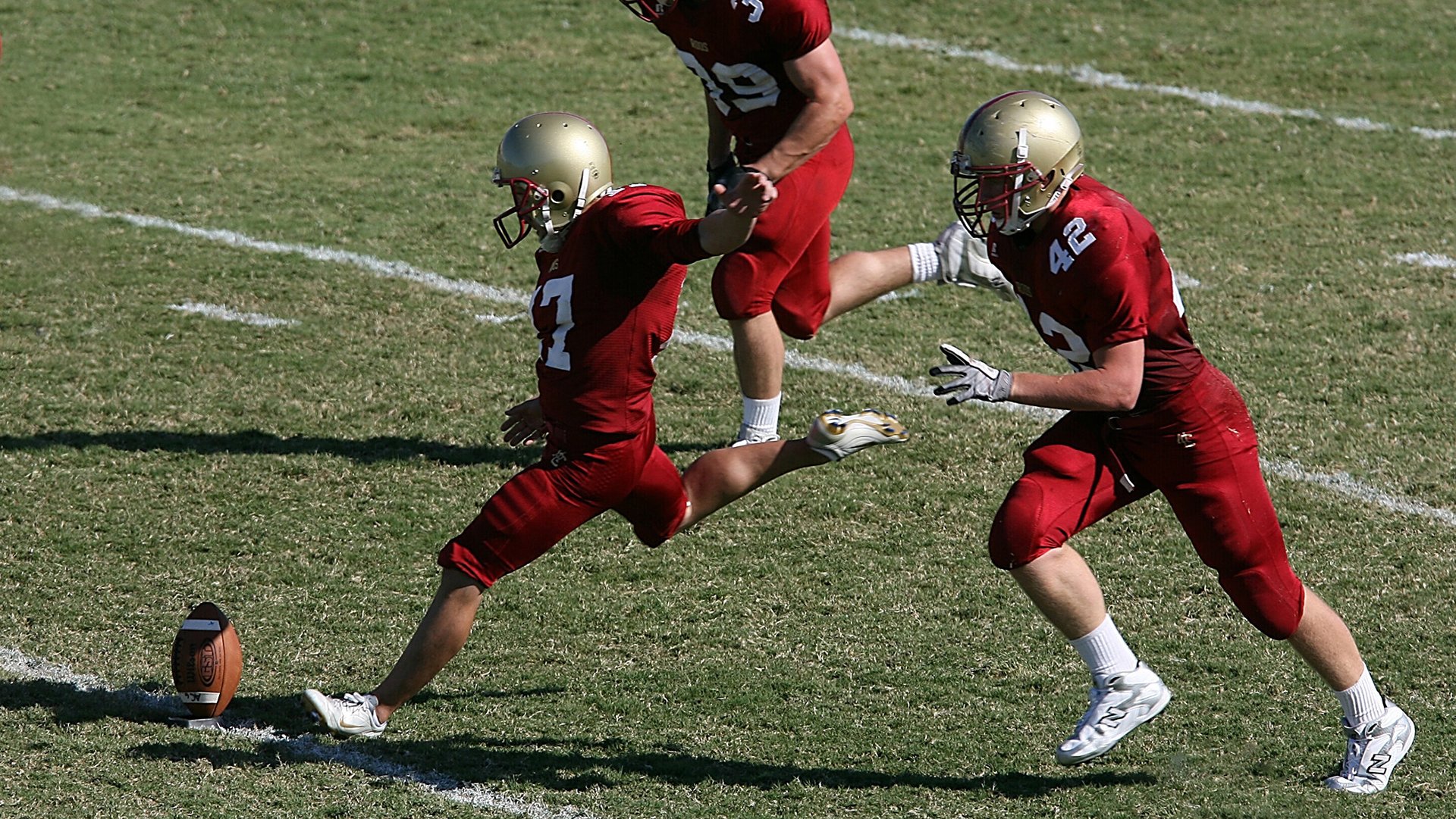 爱游戏下载-AI技术助力青少年篮球训练，实现视频分析精度提升，青少年篮球基础训练视频