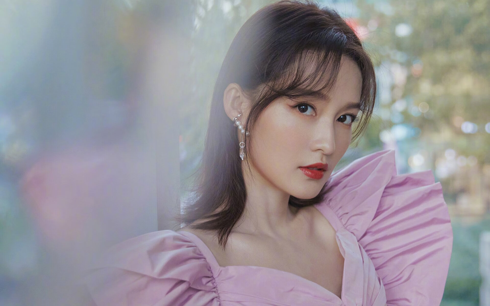 2022年季后赛：库里在第三节一人投中五个三分，瞬间锁定胜局，库里本赛季投进了多少三分