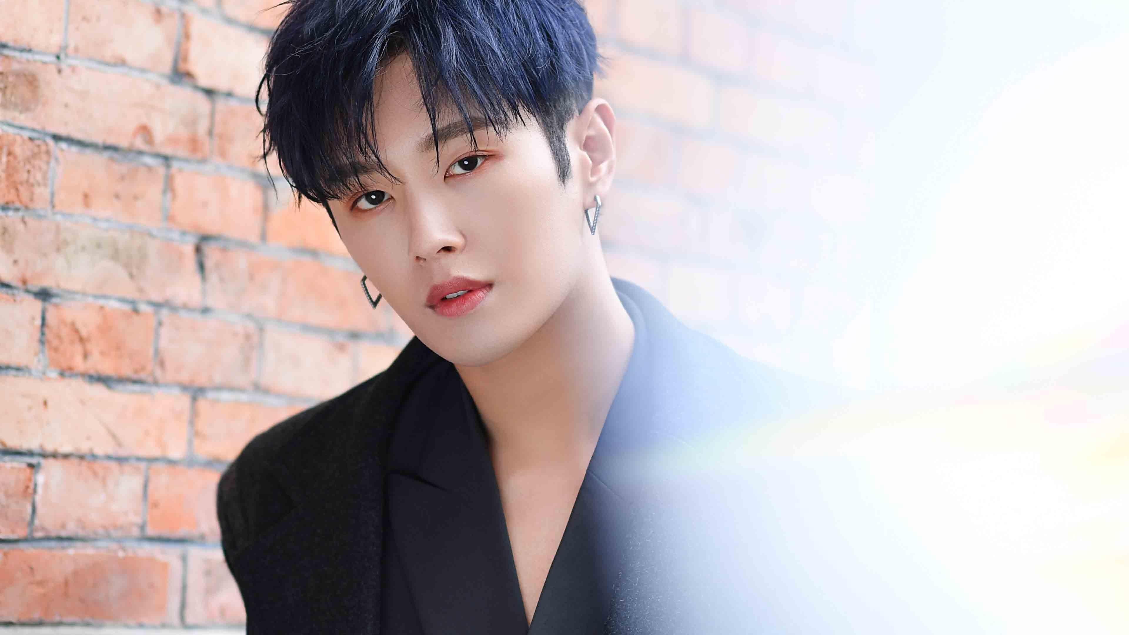 AYX体育官网-英超裁判吹罚尺度变化对比赛节奏与犯规趋势的影响，英超执法裁判